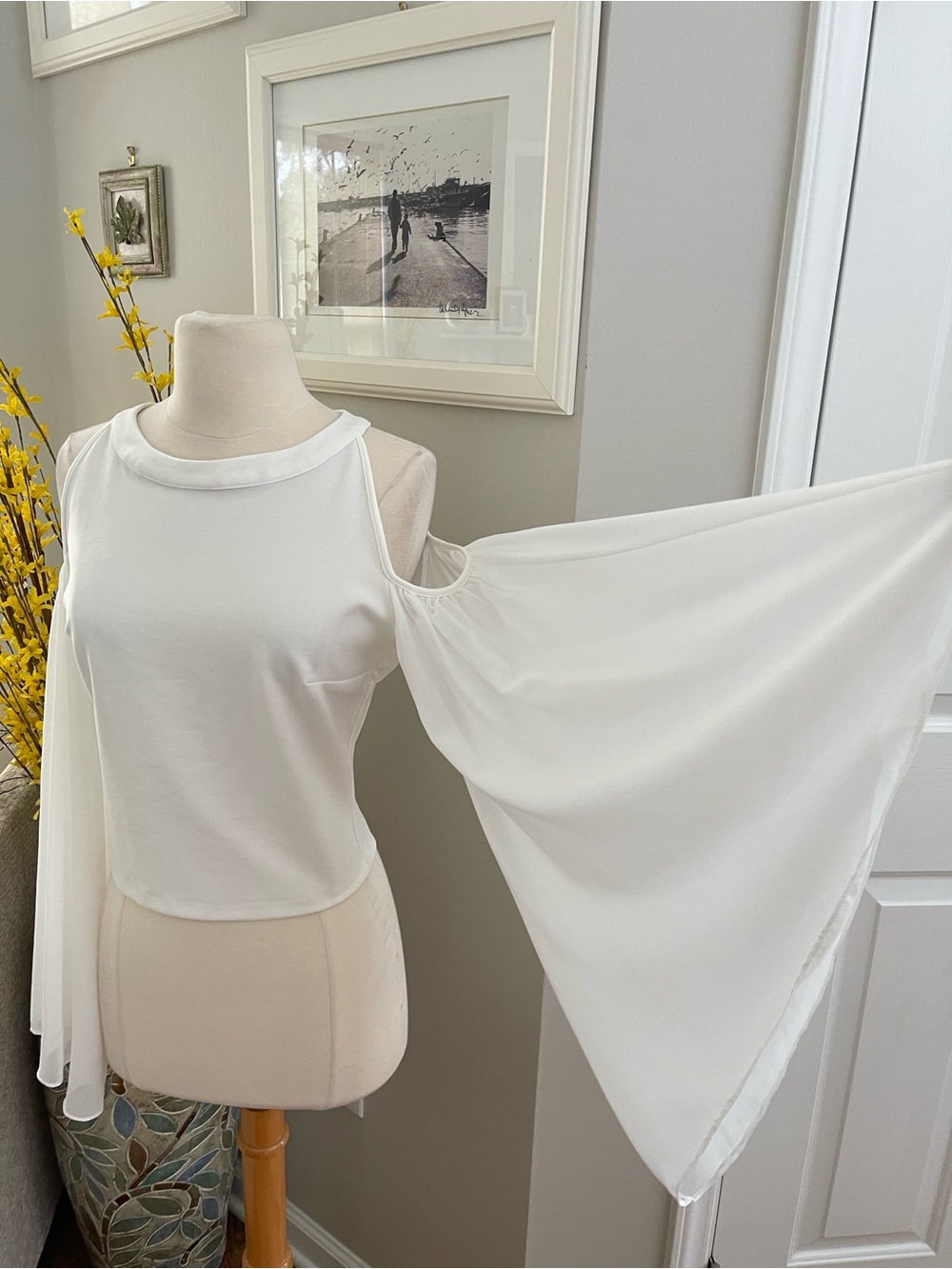 Women’s White Cold Shoulder Long Sleeve Blouse | Flowy Sleeve Top